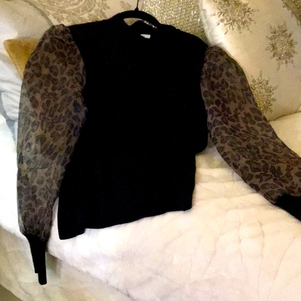 Puff sleeve cheetah sweater